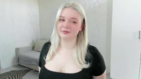 Snapshot of ellilovv chatting on 2, 4, 2026 ellilovv online show from 2, 4, 2026