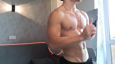 elliot_muscle04 online show from 18, 9, 2025
