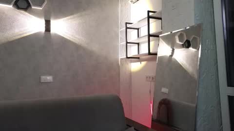 elliot_muscle04 online show from 5, 12, 2025