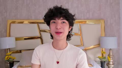 Snapshot of elliotvolkov chatting on 19, 12, 2025 elliotvolkov online show from 19, 12, 2025