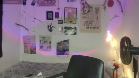 Snapshot of ellis_flowers chatting on 19, 1, 2026 . online show from 19, 1, 2026