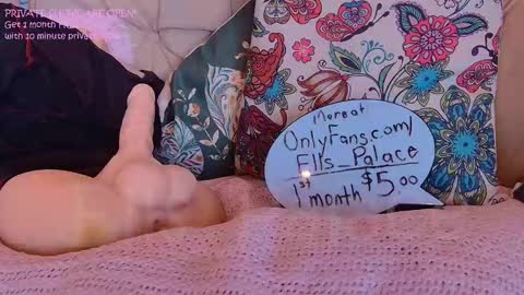 Snapshot of ells_palace chatting on 5, 3, 2025 Ella Bella Bo Bella online show from 5, 3, 2025