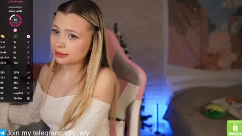 elly_ary online show from 5, 1, 2025