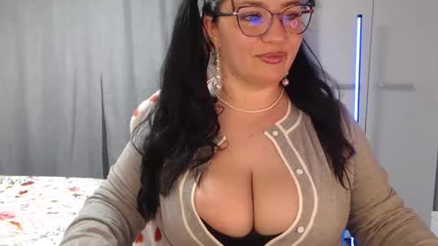 Snapshot of elly_denise chatting on 22, 4, 2026 Denise online show from 22, 4, 2026