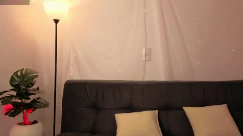 Snapshot of elly_g chatting on 20, 5, 2026 elly online show from 20, 5, 2026