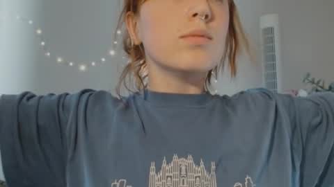 Snapshot of elly_rise chatting on 18, 7, 2026 Elly online show from 18, 7, 2026