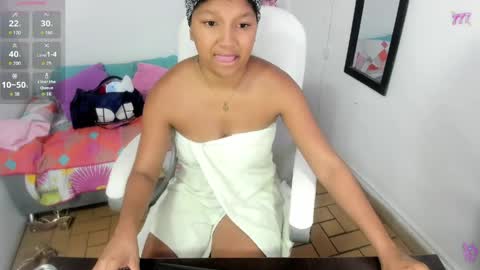 Snapshot of elly_willis chatting on 21, 4, 2026 Elly online show from 21, 4, 2026