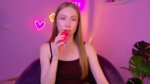  Elly  online show from 31, 5, 2026