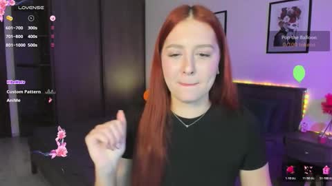 Snapshot of ellypeach chatting on 13, 11, 2025 EllyPeach online show from 13, 11, 2025