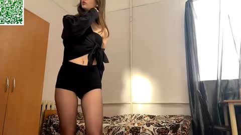 Snapshot of ellyspoerer chatting on 8, 5, 2026 Sonya online show from 8, 5, 2026