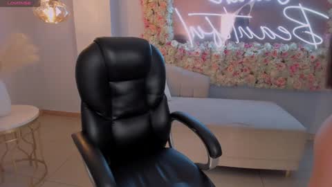 Snapshot of eloisaolivero chatting on 2, 2, 2025 ELOISA OLIVERO online show from 2, 2, 2025