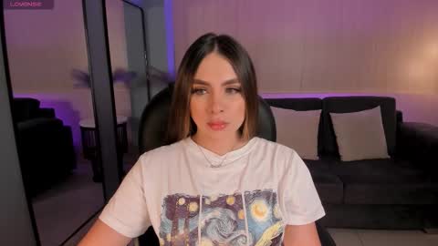 Snapshot of eloisaolivero chatting on 8, 10, 2025 ELOISA OLIVERO online show from 8, 10, 2025