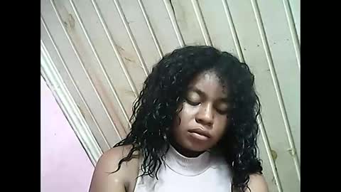 Snapshot of elonie9794 chatting on 26, 5, 2026 elonie9794 online show from 26, 5, 2026