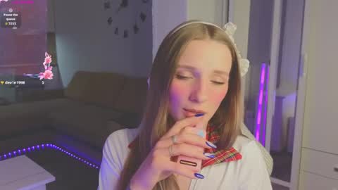 Snapshot of elsa_cute1 chatting on 9, 4, 2026 elsa_cute1 online show from 9, 4, 2026