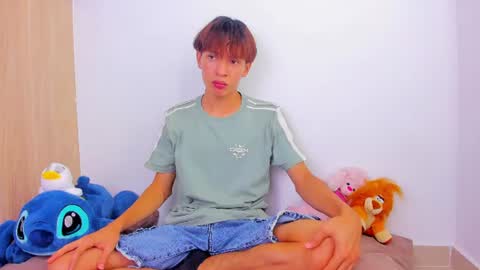 Snapshot of ely_king chatting on 17, 6, 2026 E L Y K I N G online show from 17, 6, 2026