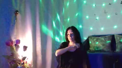 Snapshot of elysasun chatting on 25, 9, 2025 Elisa online show from 25, 9, 2025