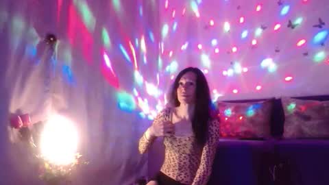 Elisa online show from 15, 4, 2026