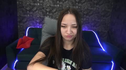 Snapshot of elyslunar_ chatting on 8, 12, 2024 Call me Elis online show from 8, 12, 2024