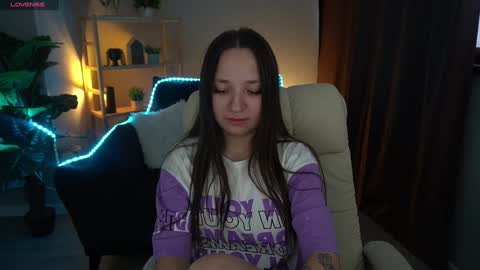 Snapshot of elyslunar_ chatting on 20, 12, 2024 Call me Elis online show from 20, 12, 2024