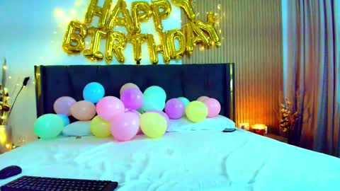 Snapshot of elyzabetth chatting on 17, 11, 2025 Ely online show from 17, 11, 2025