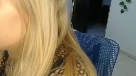 E L Z A  online show from 14, 2, 2025