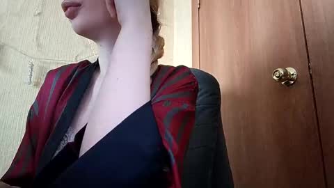 Snapshot of elza_com chatting on 8, 12, 2024 Elza Kom online show from 8, 12, 2024