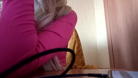 Snapshot of elza_com chatting on 19, 9, 2025 Elza Kom online show from 19, 9, 2025