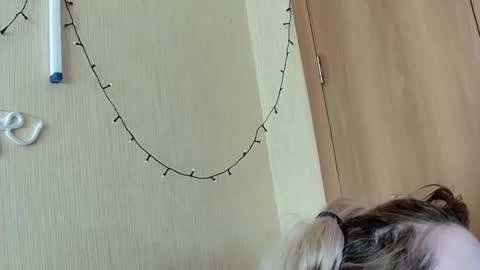 Snapshot of elza_com chatting on 5, 4, 2026 Elza Kom online show from 5, 4, 2026