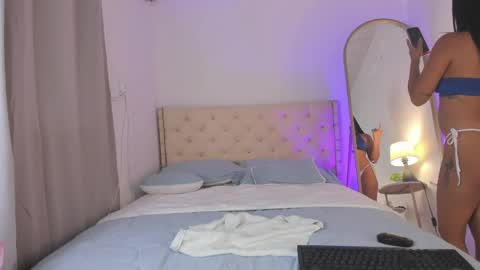 Snapshot of elza_fuentes01 chatting on 15, 4, 2026 Michelle online show from 15, 4, 2026