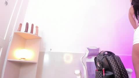 Ema Lambert  online show from 30, 5, 2026