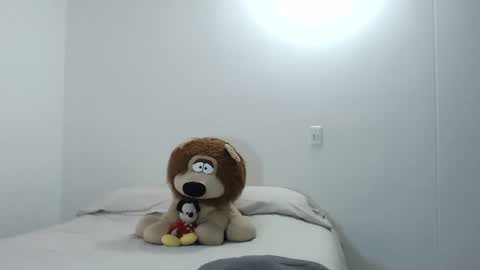 Snapshot of emaa_222 chatting on 27, 11, 2025 EMAA online show from 27, 11, 2025