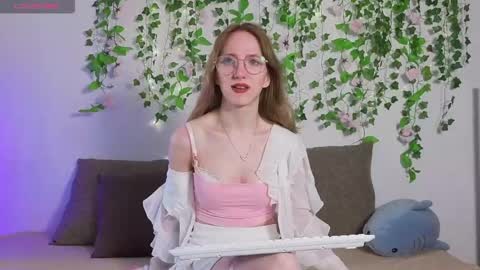 Snapshot of emacalim_ chatting on 23, 4, 2026 Emma online show from 23, 4, 2026