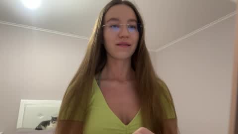 Snapshot of emberfamn chatting on 6, 5, 2026 Alina online show from 6, 5, 2026