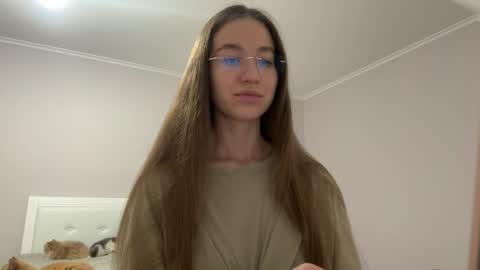 Snapshot of emberfamn chatting on 19, 5, 2026 Alina online show from 19, 5, 2026