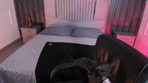 Ember Velvet online show from 21, 3, 2026