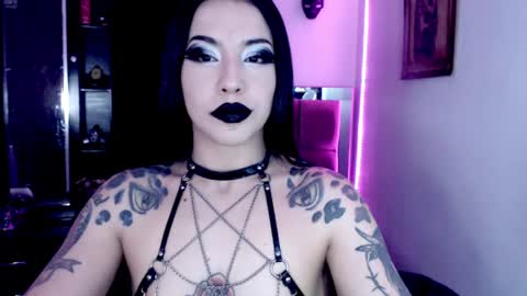 Snapshot of emearld_black chatting on 2, 4, 2026 Emerald Black online show from 2, 4, 2026