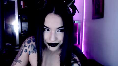 Emerald Black online show from 13, 6, 2026