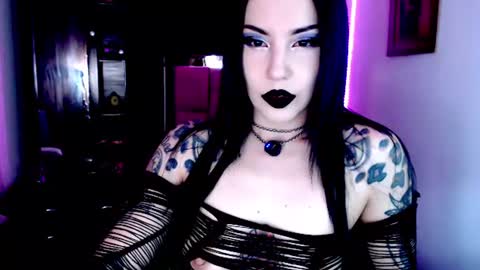 Emerald Black online show from 25, 7, 2026