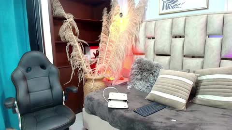 Snapshot of emelie_ch_ chatting on 20, 1, 2025 Emily online show from 20, 1, 2025