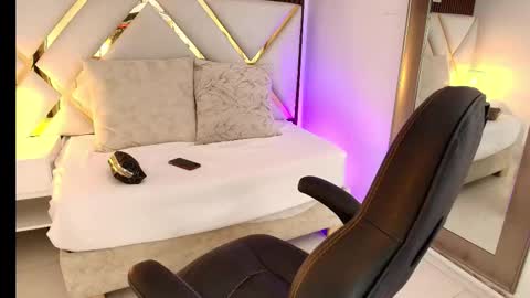 Snapshot of emelie_ch_ chatting on 17, 3, 2026 Emily online show from 17, 3, 2026