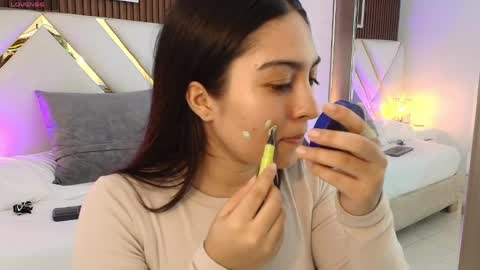 Snapshot of emelie_ch_ chatting on 8, 4, 2026 Emily online show from 8, 4, 2026