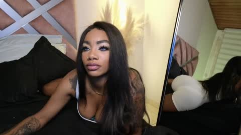 anyelii  online show from 25, 1, 2025