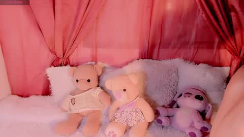 Emely Rous online show from 20, 12, 2024