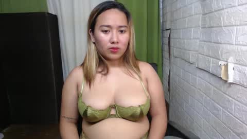 Snapshot of emely_slutxxx chatting on 29, 12, 2024 Emely online show from 29, 12, 2024
