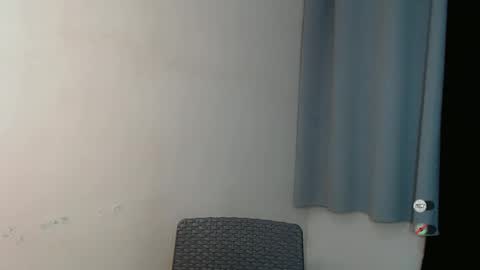 Snapshot of emelyn_fuckdoll chatting on 23, 1, 2025 Scarlett online show from 23, 1, 2025