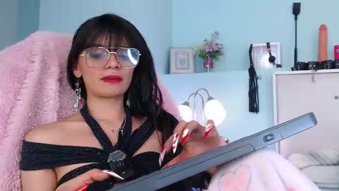 Snapshot of emerald_gh chatting on 8, 7, 2026 Danna online show from 8, 7, 2026