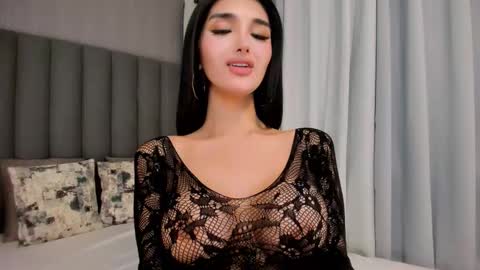 Emerald online show from 4, 2, 2026