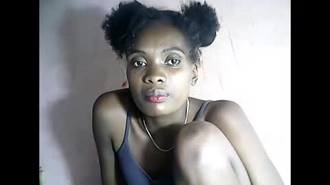 Snapshot of emerence9794 chatting on 5, 4, 2026 Emerence9794 online show from 5, 4, 2026