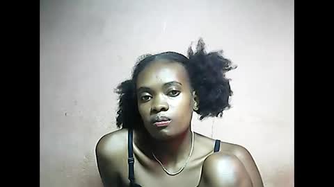 Snapshot of emerence9794 chatting on 8, 4, 2026 Emerence9794 online show from 8, 4, 2026
