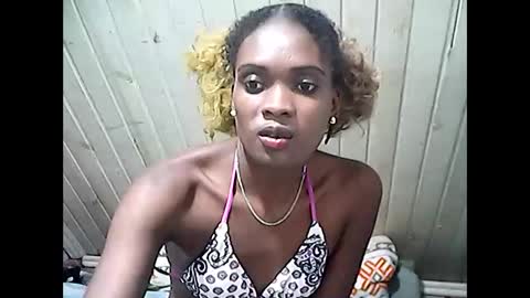 Snapshot of emerence9794 chatting on 23, 4, 2026 Emerence9794 online show from 23, 4, 2026
